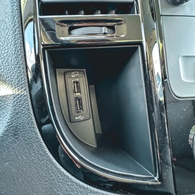 sky_automobiles_mercedes_9_places_8